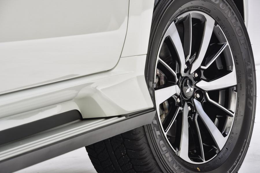 Колеса Mitsubishi Pajero Sport 2017 года  (ZA) (фото 6 из 29)